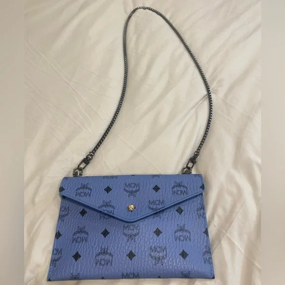 MCM powder blue beauty bag converted into a crossbody bag - Picture 7 of 11
